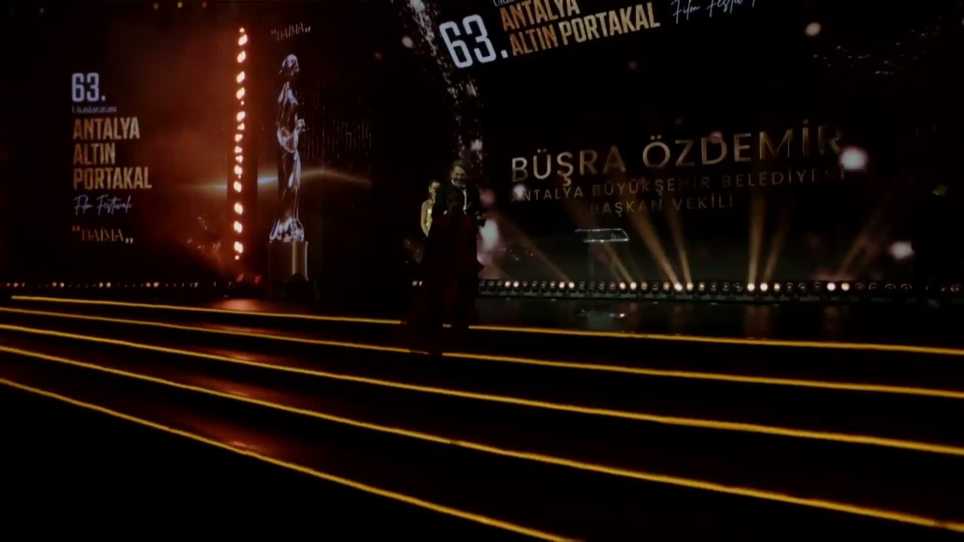 63. Altın Portakal Film Festivali “Daima” sloganıyla başladı... Tilbe Saran ve Menderes Samancılar’a Onur Ödülü verildi