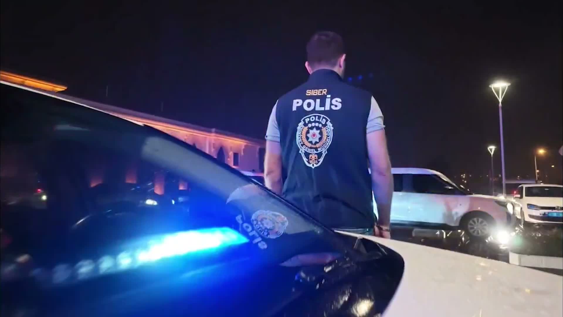 36 ilde 'yasa dışı bahis, müstehcenlik, nitelikli dolandırıcılık' suçlarına yönelik operasyon: 826 şüpheli yakalandı