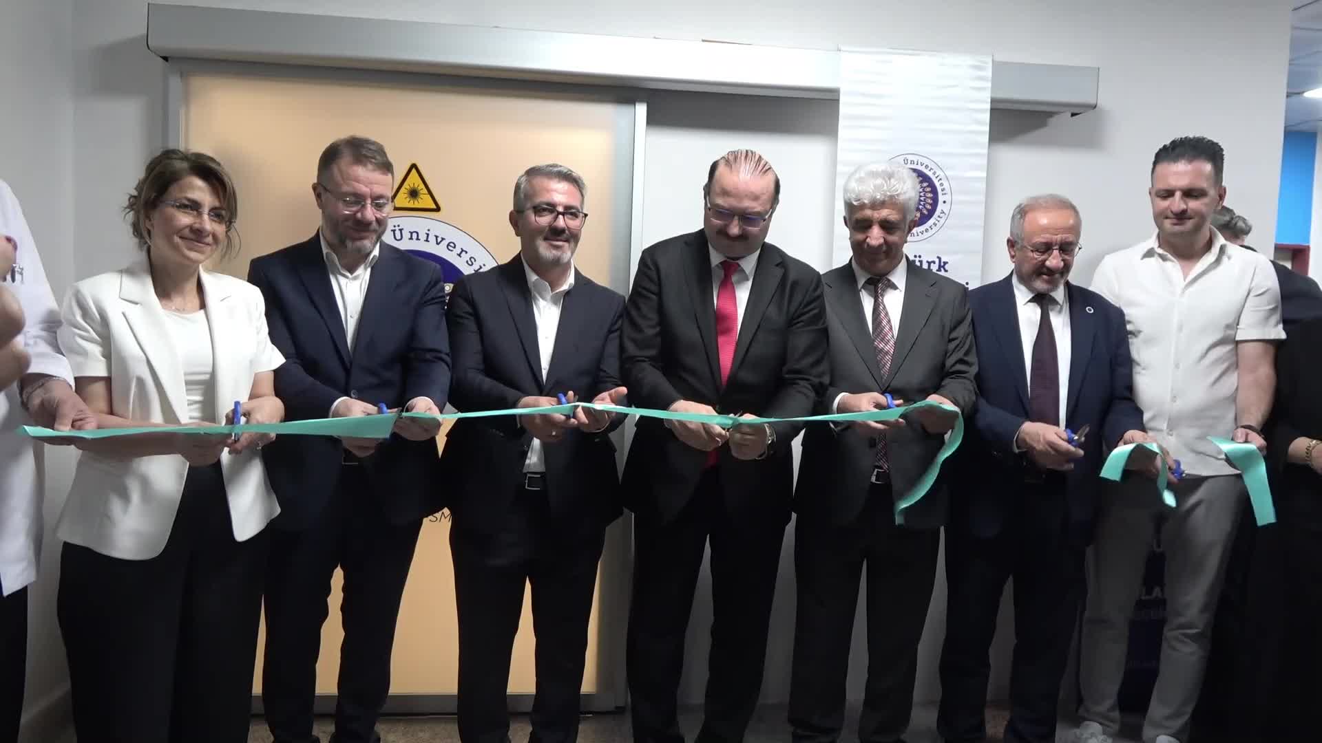 Atatürk Üniversitesi’nde bir ilk... Göz tedavisinde yapay zeka ve robotik dönem Erzurum'da başladı