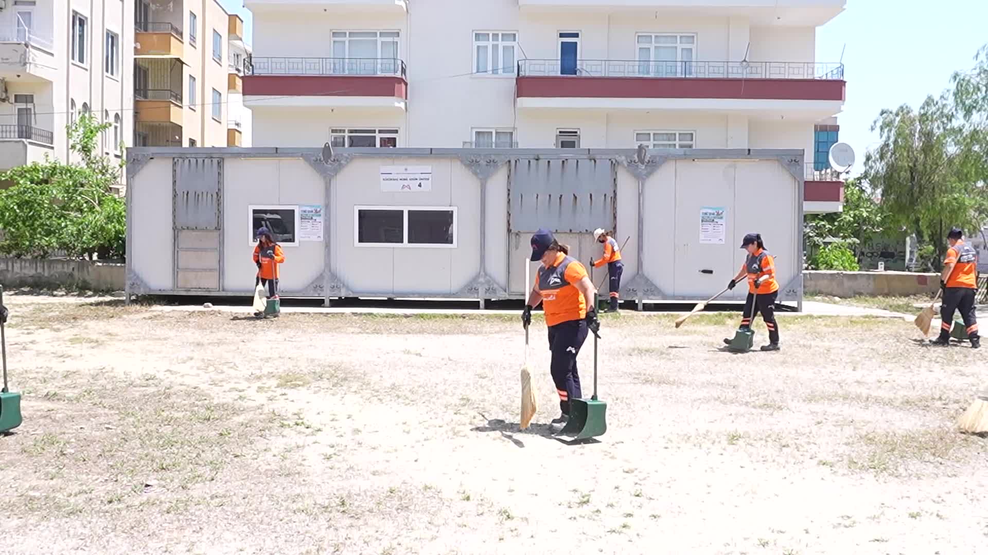 Mersin Büyükşehir Belediyesi’nden kurban kesim alanlarında temizlik mesaisi