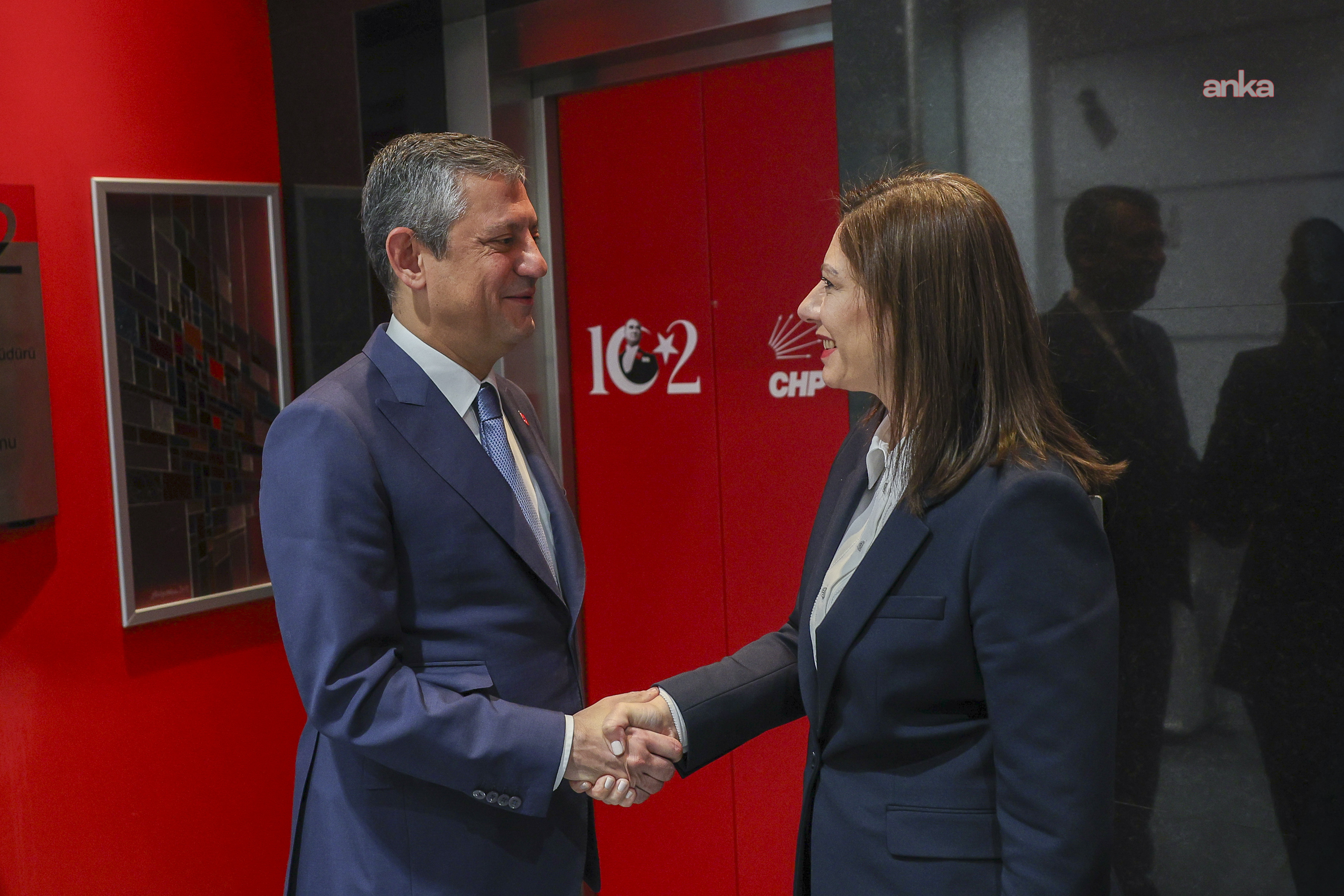 CTP Genel Başkanı İncirli, Özgür Özel'i arayarak dayanışma mesajlarını iletti