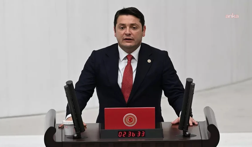 CHP’li Özer’den Bakan Gürlek’e: “Adalet Bakanlığı Basın Bilgilendirme adlı WhatsApp grubu bakanlığınızın bilgisi dahilinde mi kurulmuştur?”