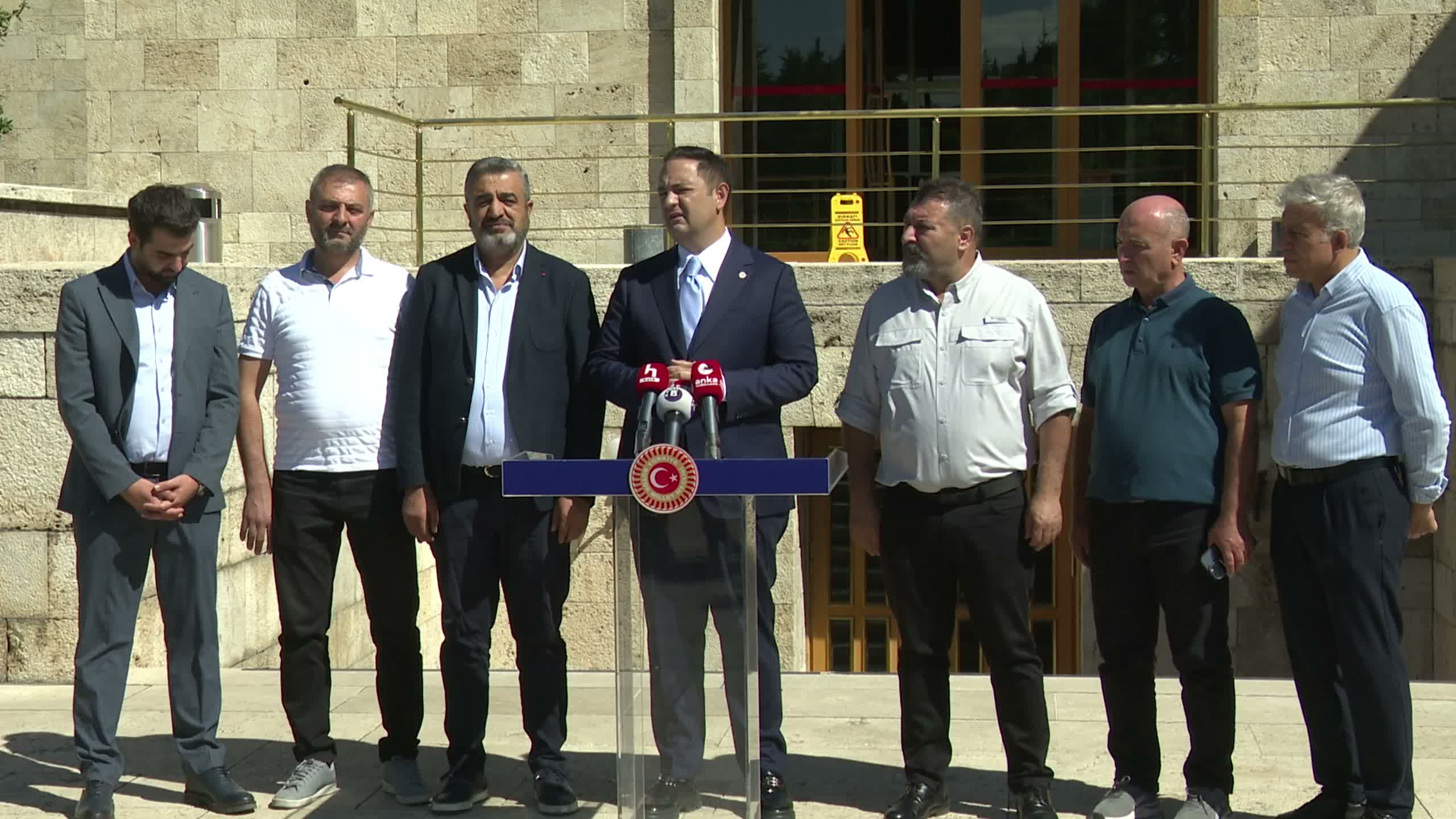 "Son seçimden bu yana 40 litre mazotumuzu kim çaldı?"
