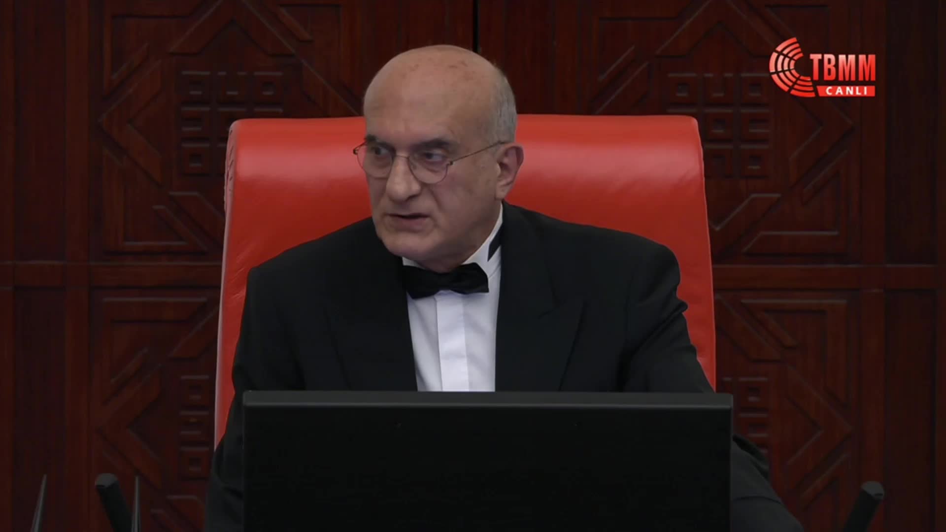 TBMM Genel Kurulu.... Bülent Kaya: TBMM'nin çalışma takvimi uzatılacaksa iktidar partisi milletin hangi derdine derman olacağını açıklasın