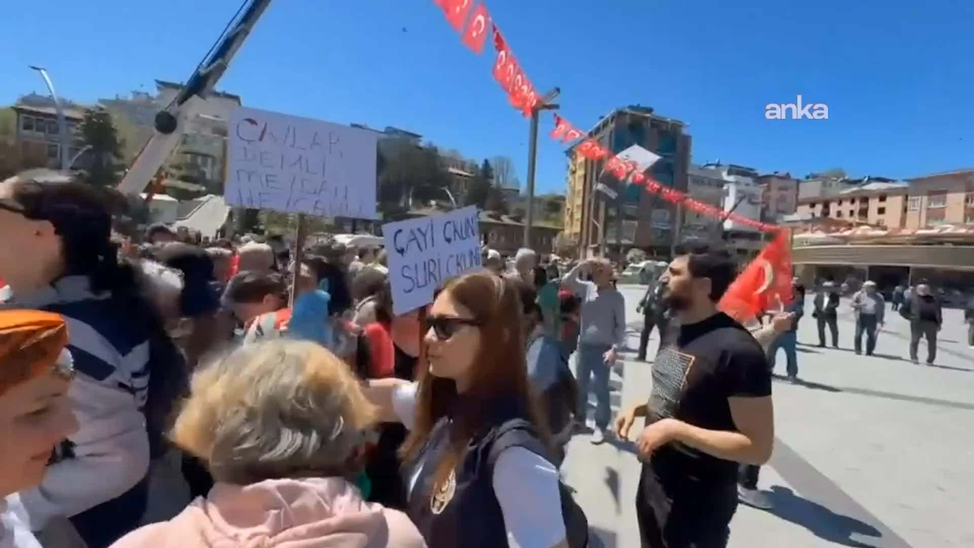CHP'nin Rize mitingine katılan yurttaşlar geçim sıkıntısını ve adalet talebini dile getirdi