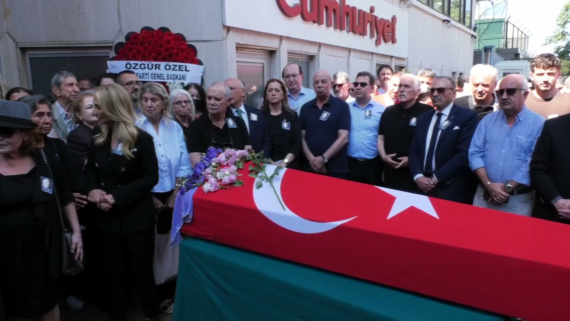 Gazeteci Şükran Soner için Cumhuriyet Gazetesi'nde tören düzenlendi