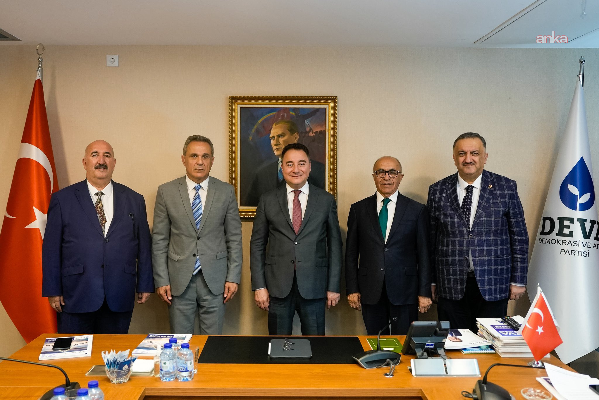 Alevi Vakıfları Federasyonu'ndan cemevlerinin statüsü için Babacan'ı ziyaret etti