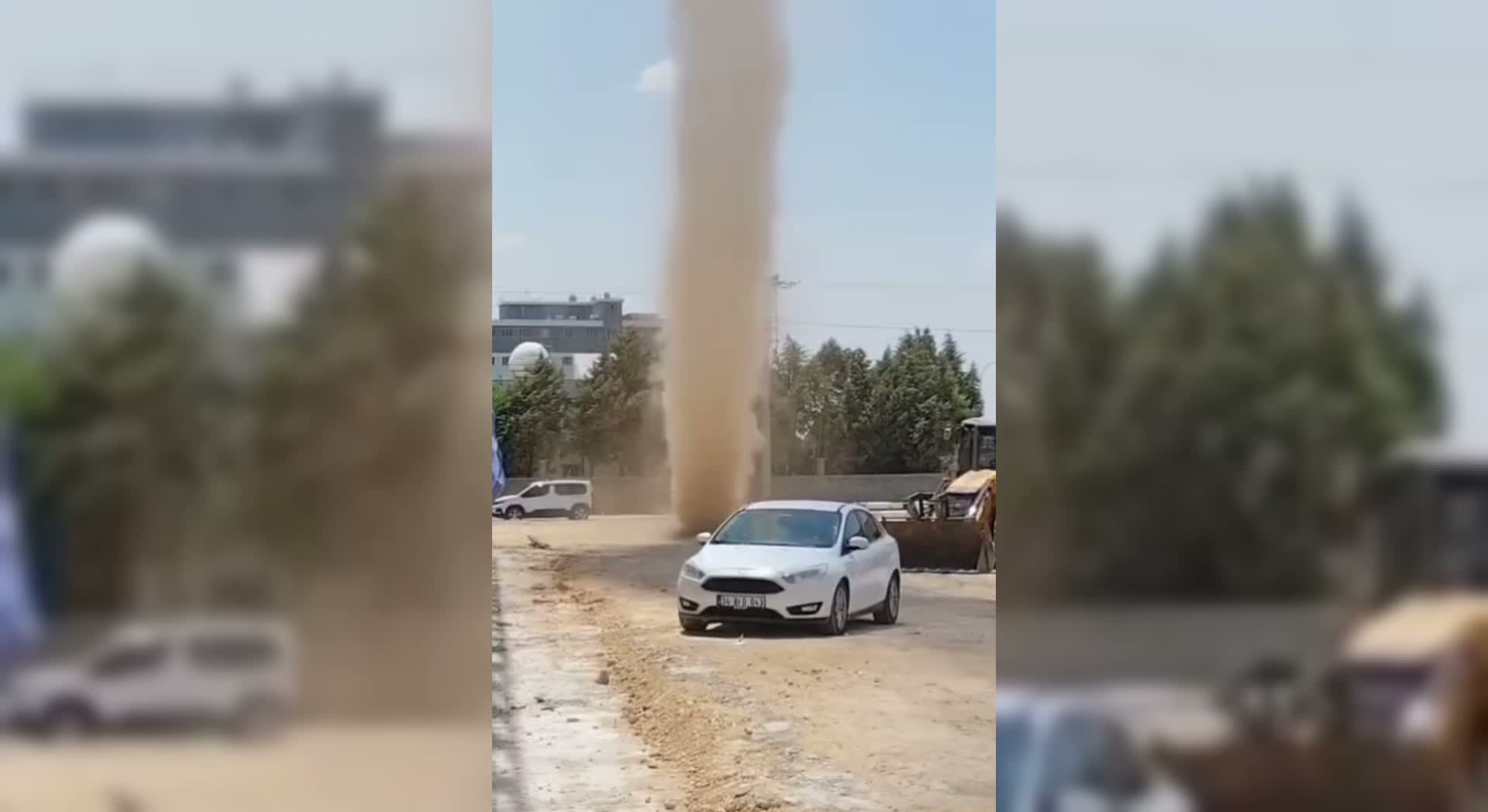 Mardin Organize Sanayi Bölgesi'nde meydana gelen "hortum" ilginç görüntü oluşturdu