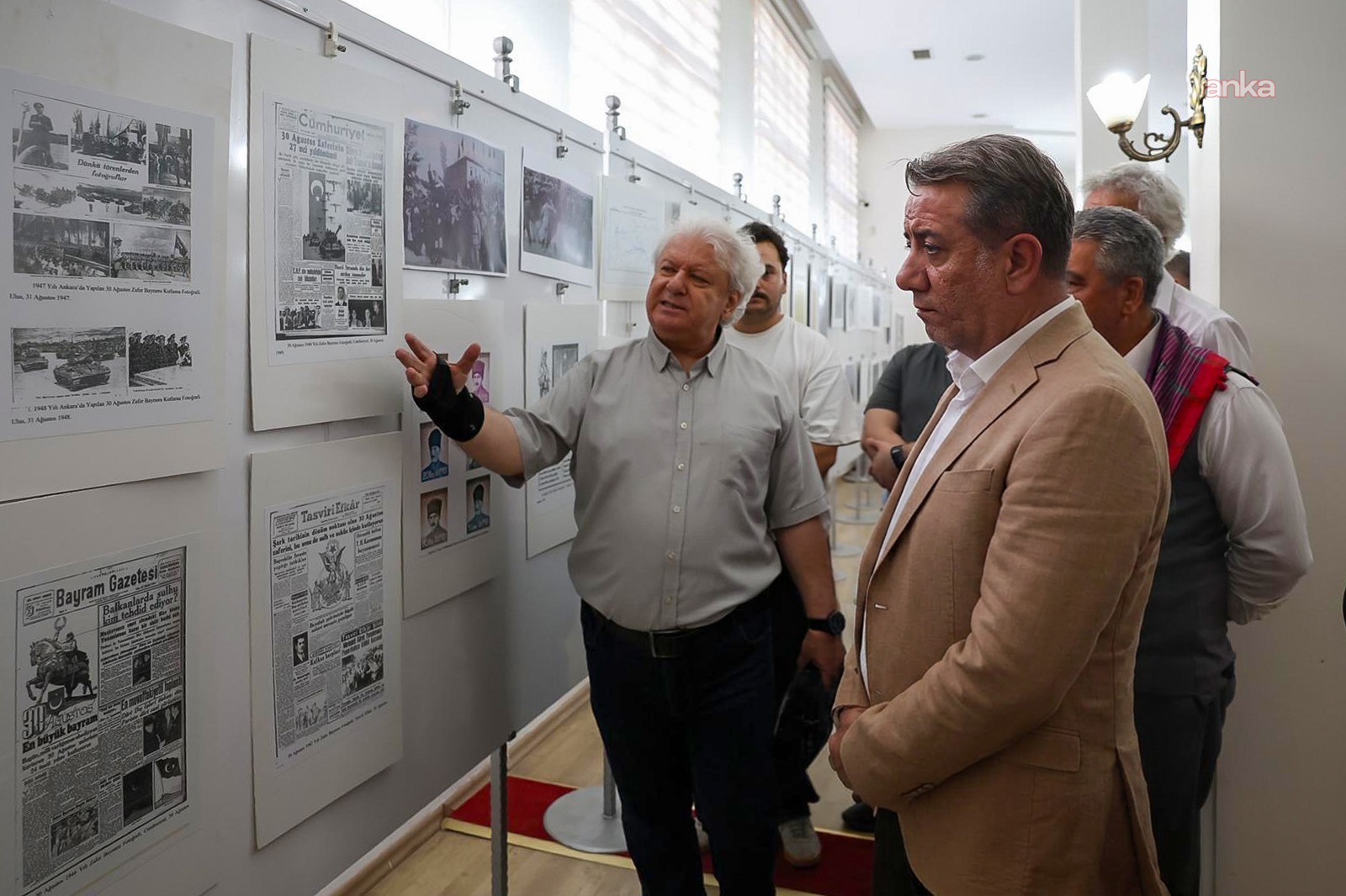 Efeler'de "Zaferden Kurtuluşa" sergisi açıldı