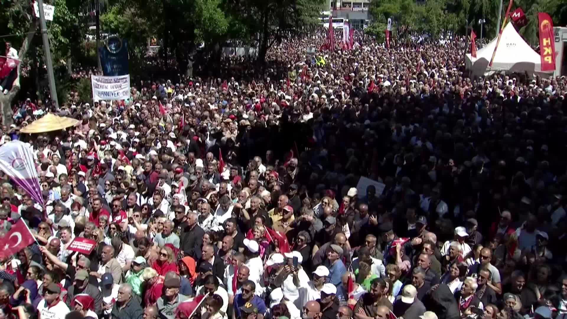 CHP Ankara İl Başkanlığı'nda bayramlaşma... Özgür Özel: Bu mesele Recep Tayyip Erdoğan ile milletin meselesidir