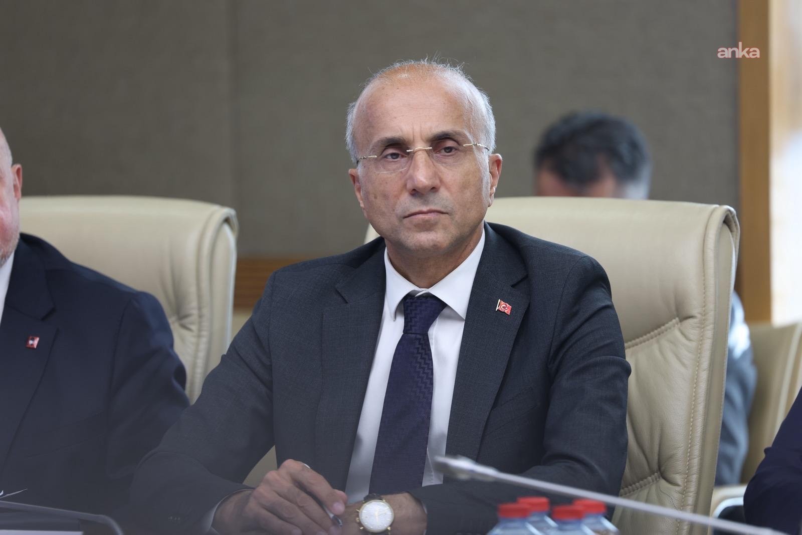 YENİ Partili Aşkın Genç: “Vatandaşın cüzdanını soğuttular, market etiketini soğutamadılar”