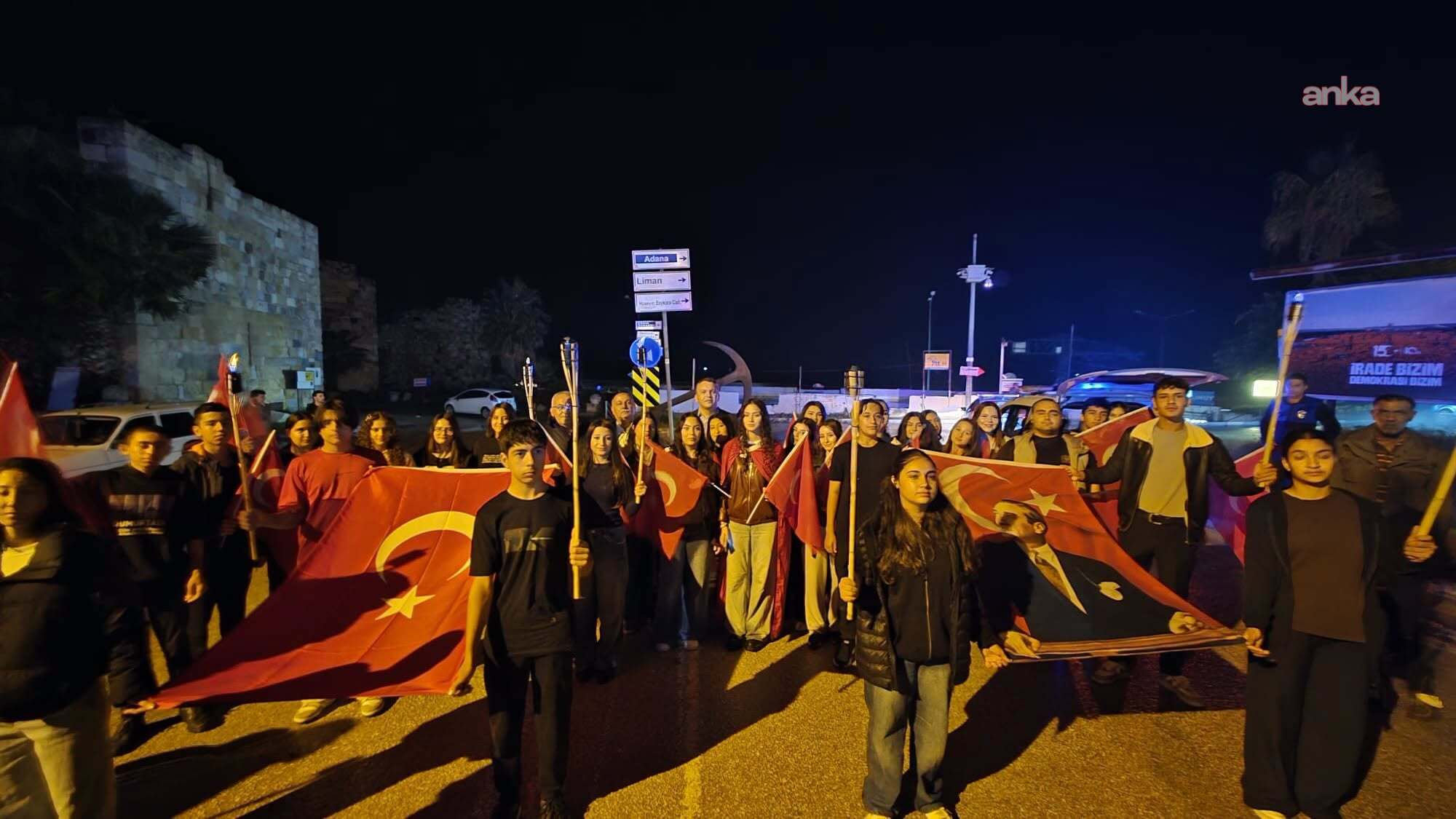 Yumurtalık’ta Cumhuriyet’in 103’üncü yılı fener alayıyla kutlandı