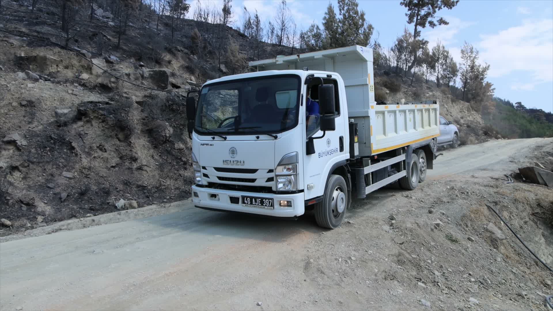 Muğla Büyükşehir Belediyesi’nden yangından etkilenen Seydikemerli üreticilere destek