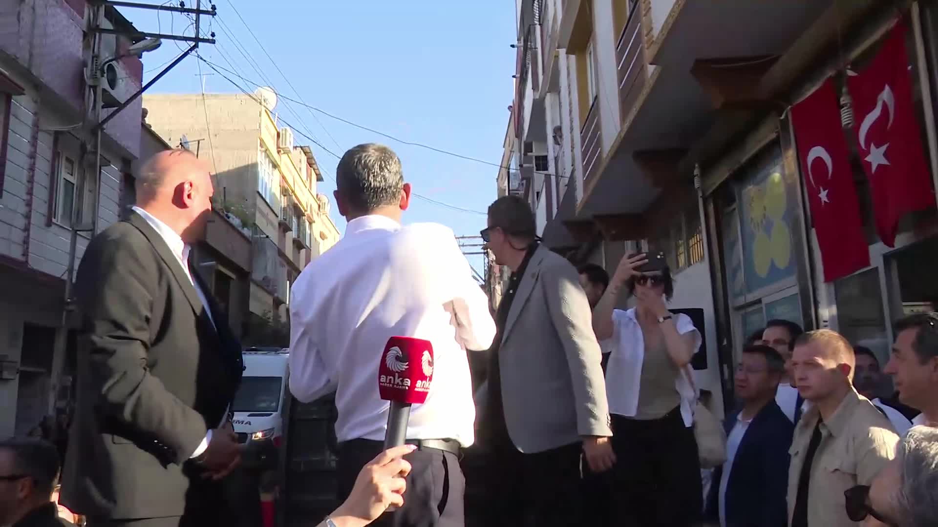 Özgür Özel Gaziantep'te: Kimi cumhurbaşkanı yaparsak o, Eyüpsultan Mahallesi sakinlerini Çankaya Köşkü'nde ağırlayacak