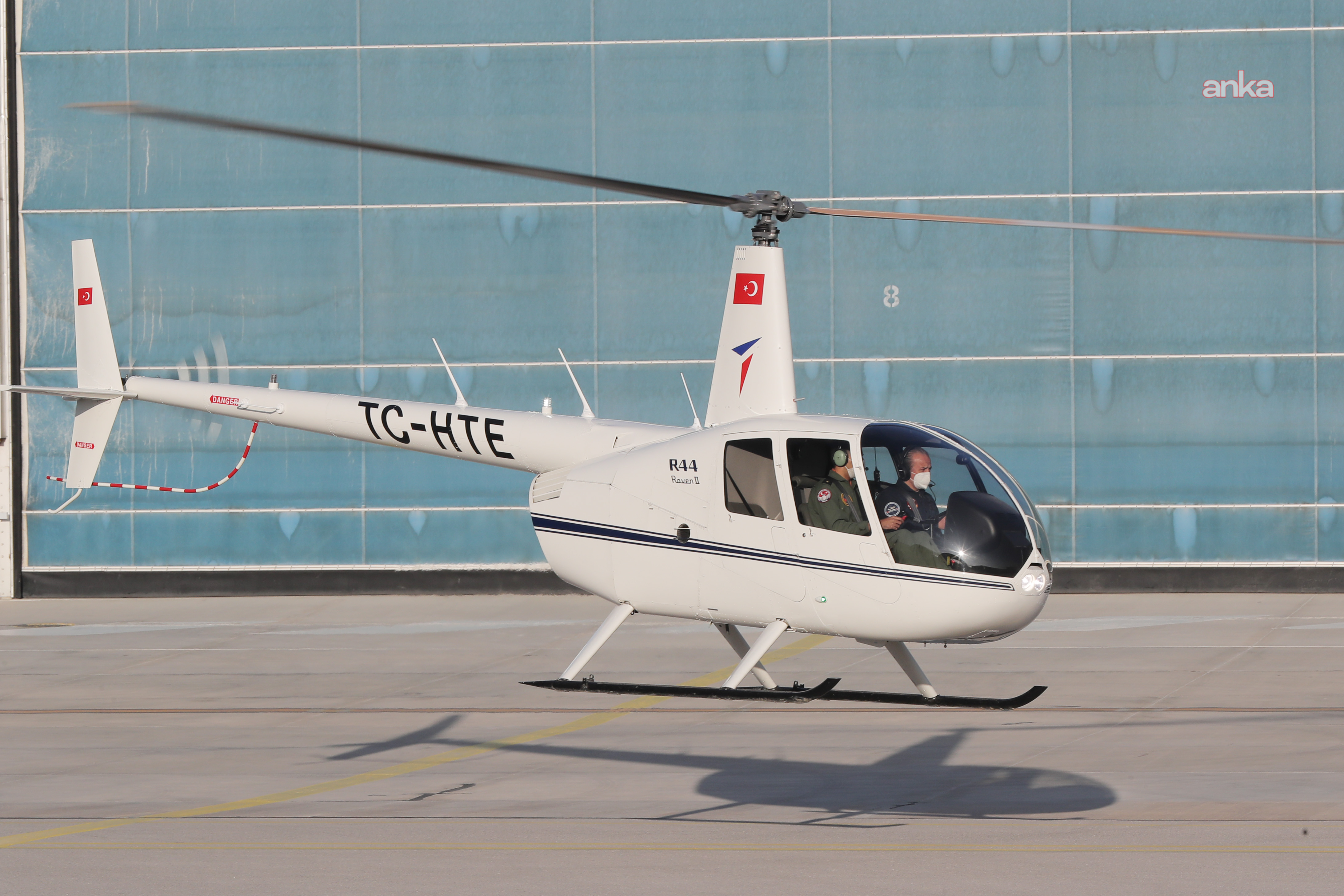 Ankara'da eğitim helikopteri düştü: 2 kişi yaralandı