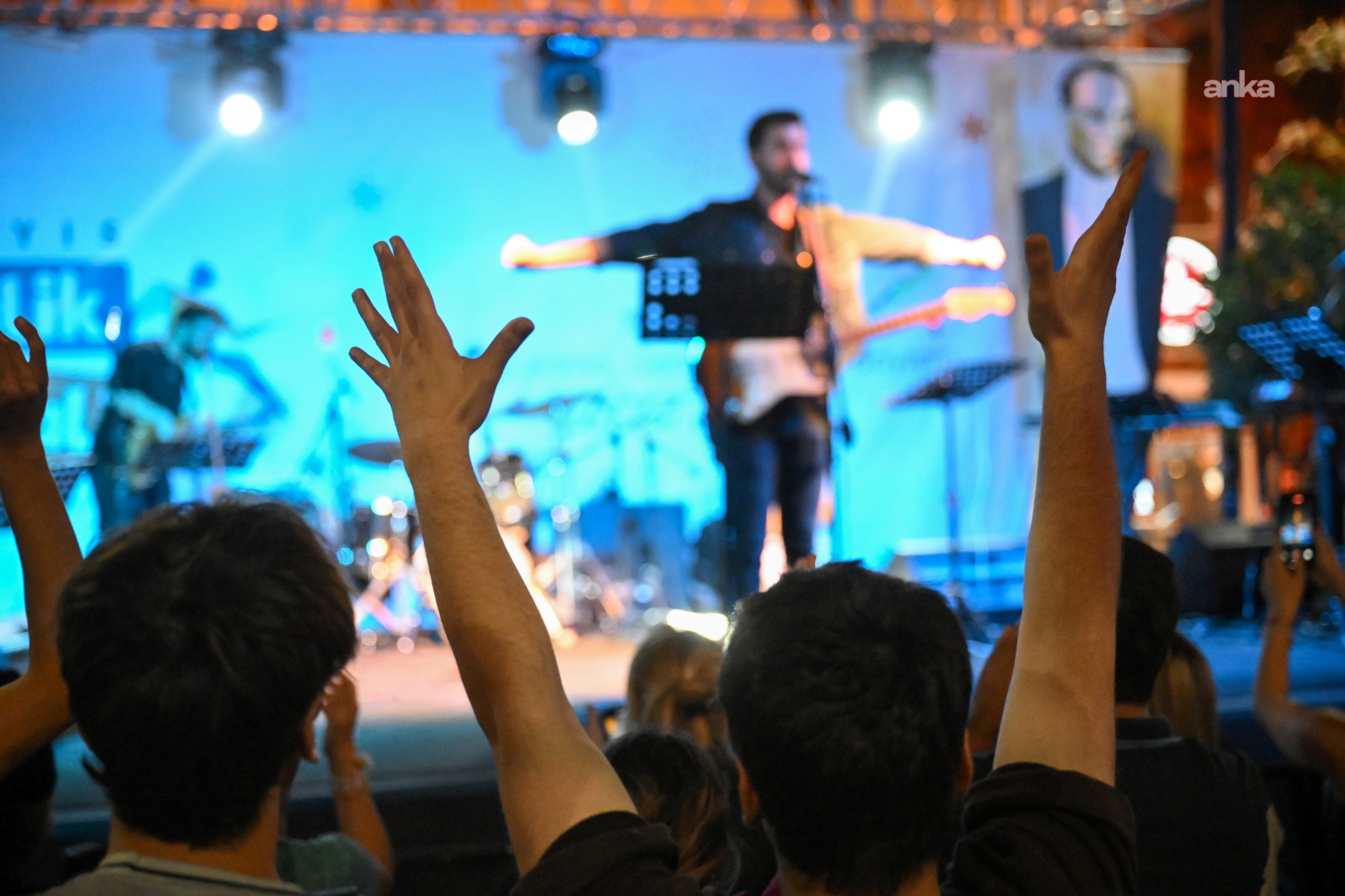 Bornova’da Gençlik Festivali sahnesi yerel sanatçılara emanet