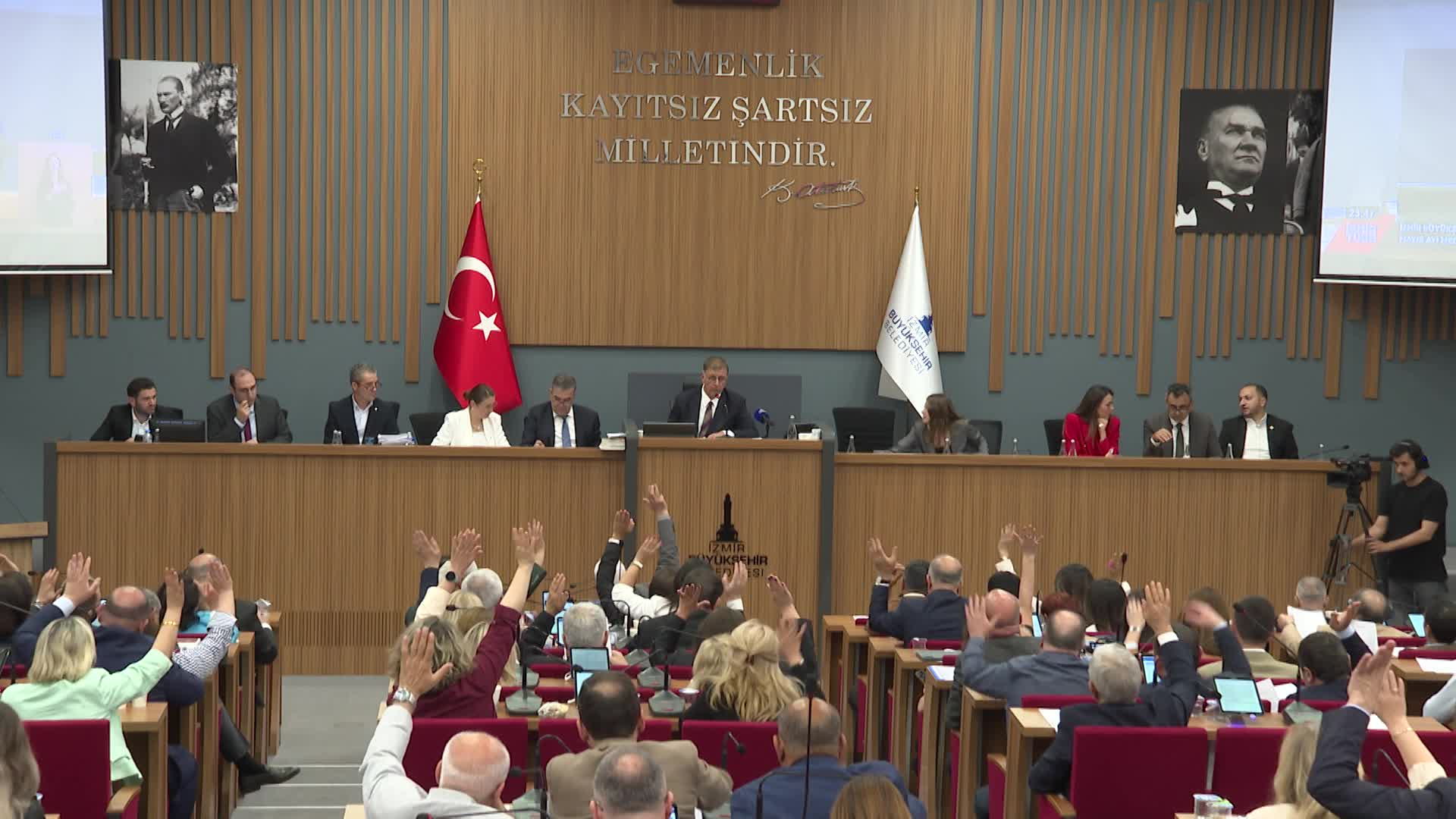 Cemil Tugay’dan AK Parti’ye: İzmir’in 4,5 milyonluk nüfusunun sorunlarını görmezden geliyorsunuz