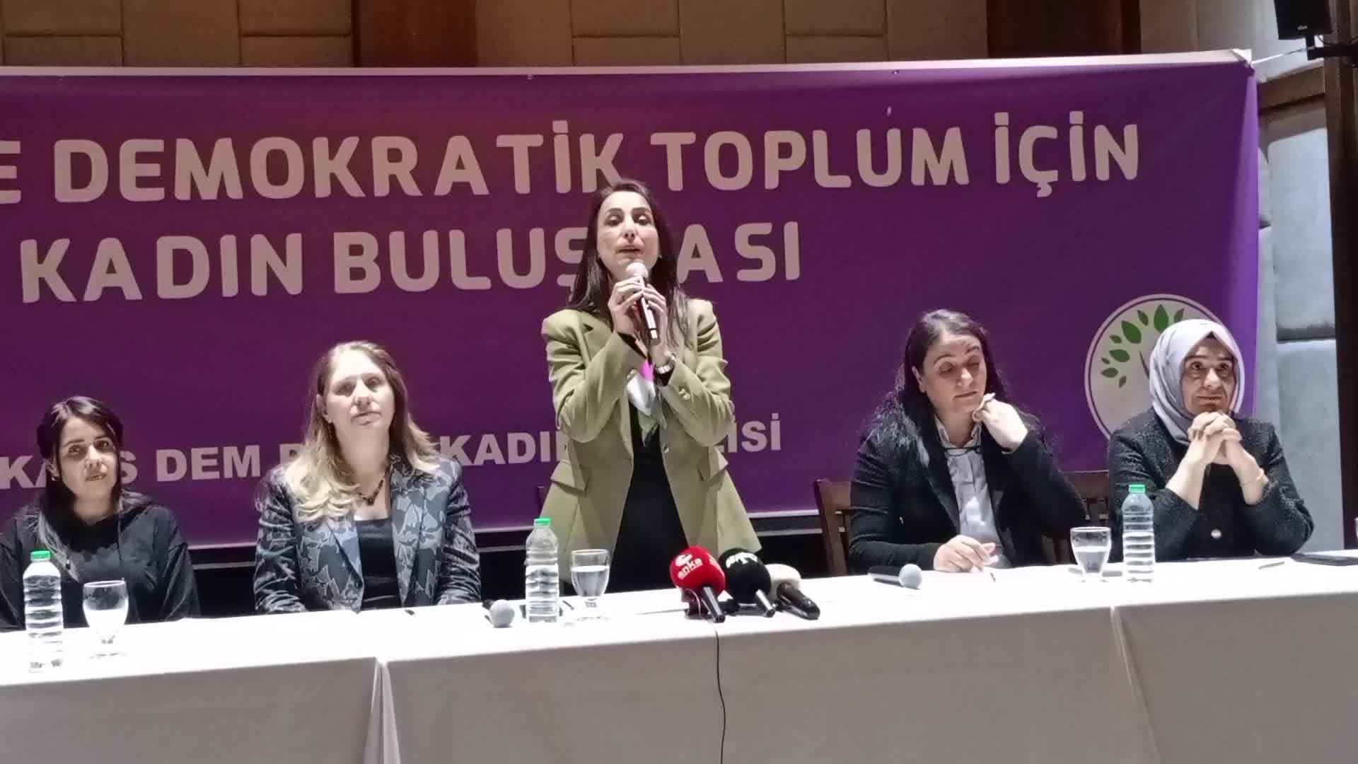 Hatimoğlulları Kars'ta: "Barışı bir iğne oyası gibi nakşedeceğiz"