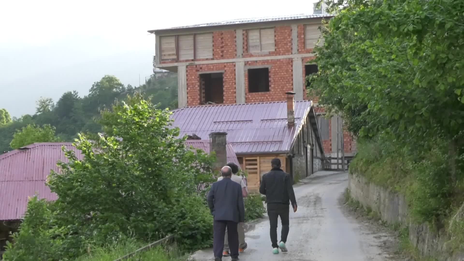 Trabzon’da 4 kez mühürlenen kaçak yapının 4 yıldır yıkılması bekleniyor