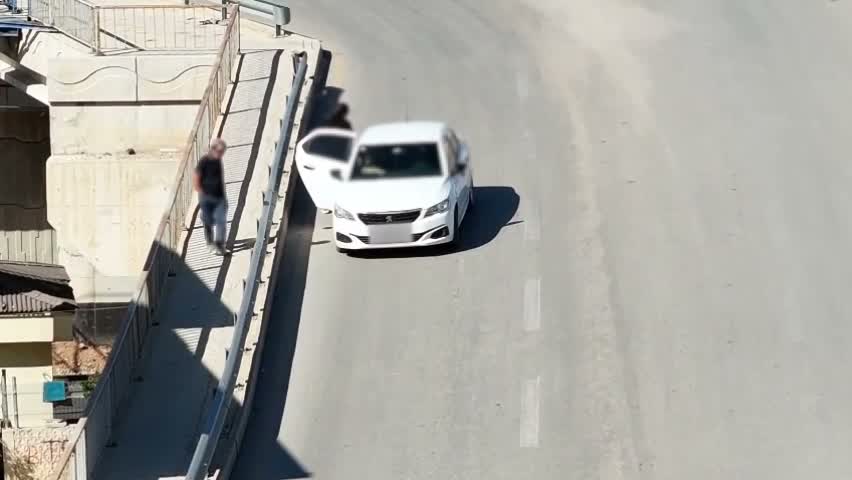 Denetimi görünce yer değiştirdi, drone yakaladı