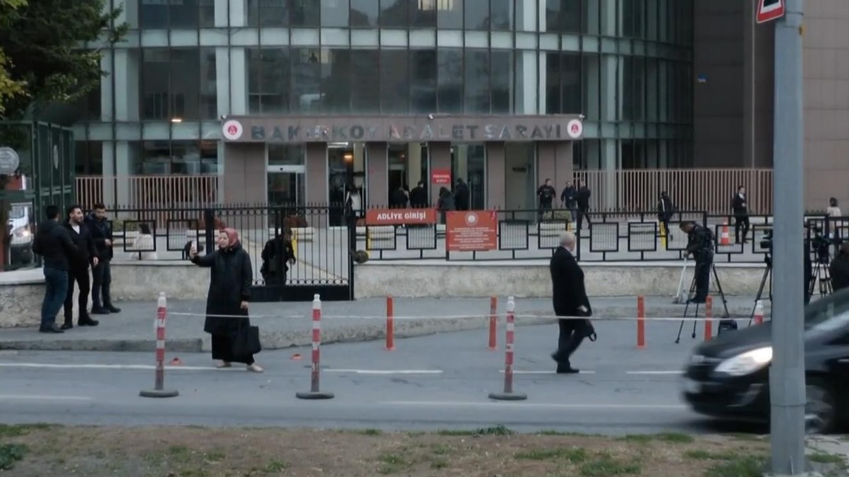 Ünlülere yönelik uyuşturucu operasyonunda 25 isim hakkında gözaltı kararı verildi