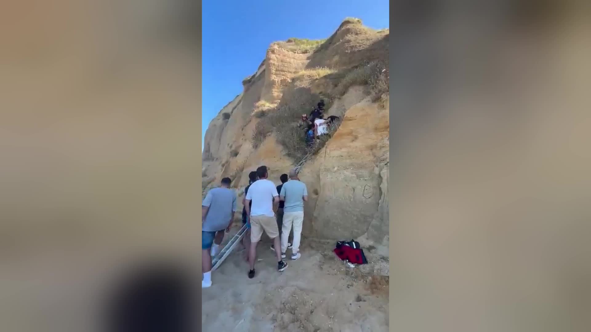 Çatalca'da yamaç paraşütü yapan 2 kişi kayalıklara çarparak yaralandı