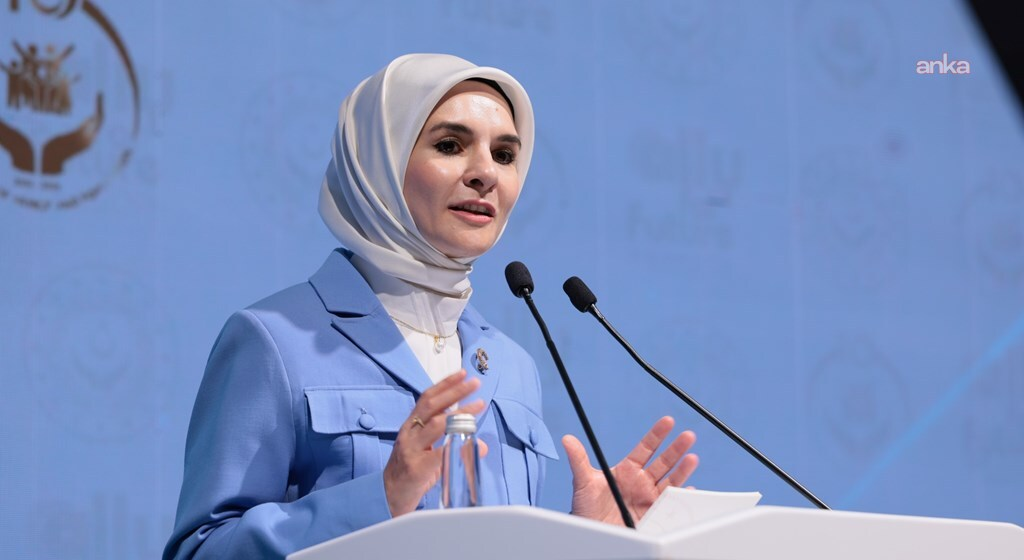 Manisa'da okul önünde silahlı saldırı... Bakan Göktaş: "25 kişilik psikososyal destek ekibimizle öğrencilerimizin ve ailelerinin yanındayız"
