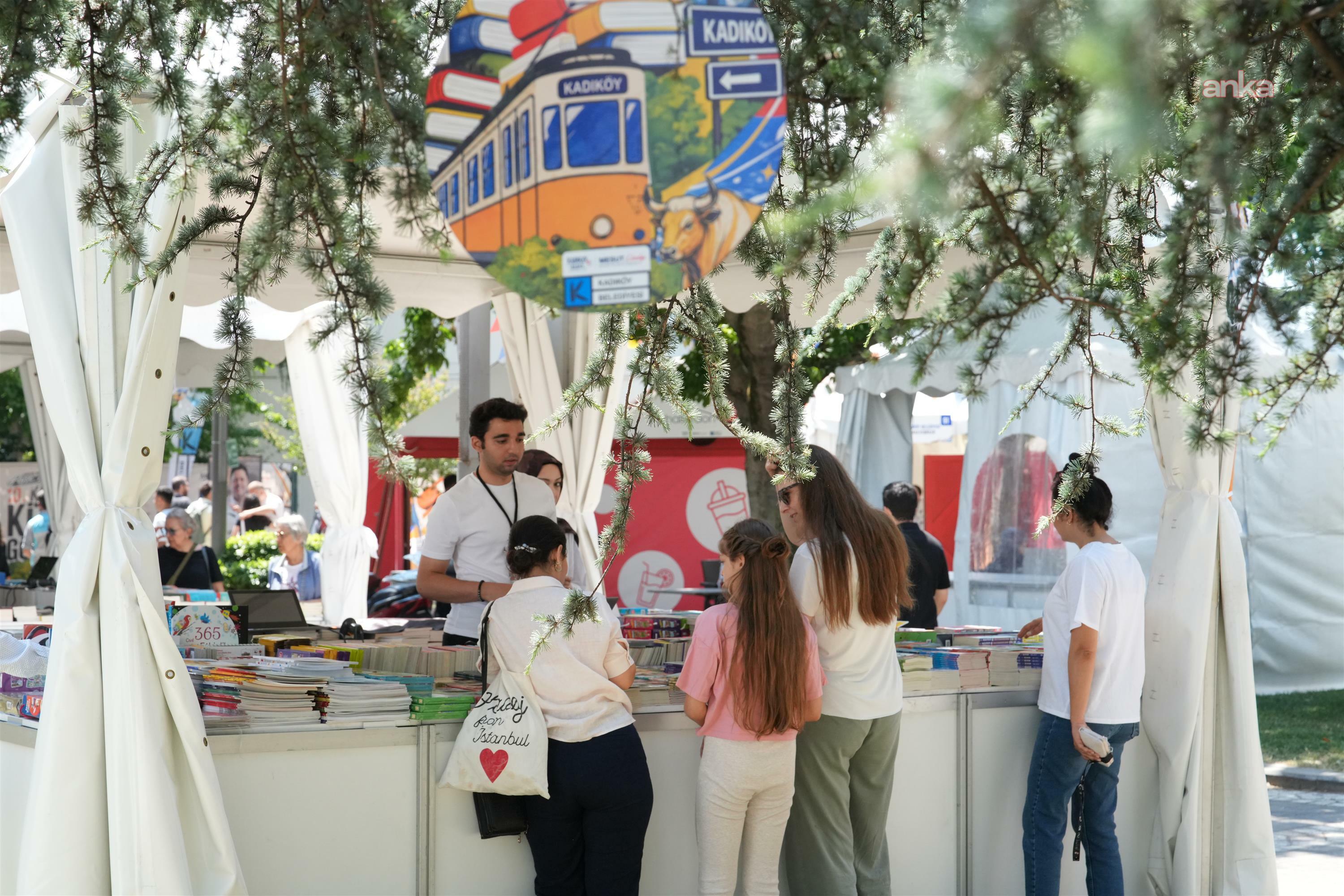 Kadıköy Kitap Günleri, ziyaretçilerini ağırlamaya başladı