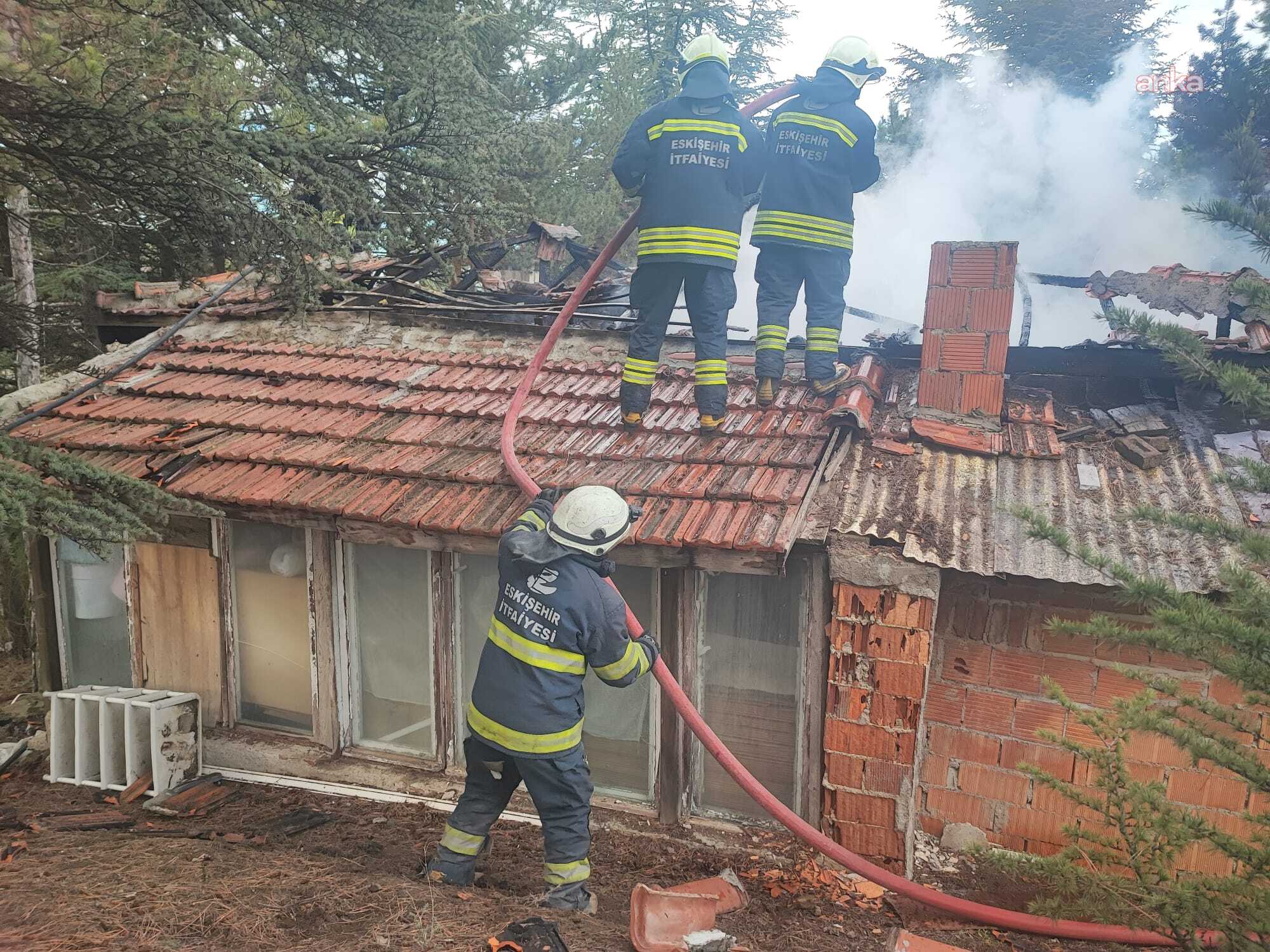 Eskişehir Büyükşehir Belediyesi İtfaiyesi, yılın ikinci çeyreğinde 526 yangına müdahale etti
