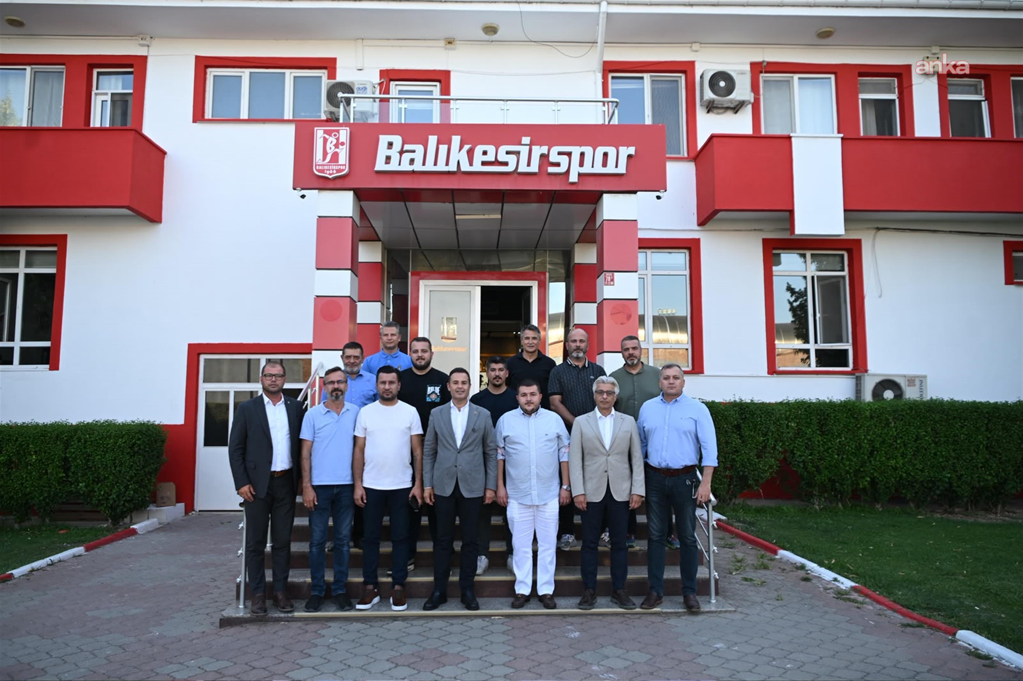 Balıkesir Büyükşehir Belediye Başkanı Akın’dan Balıkesirspor’a sezon öncesi moral ziyareti