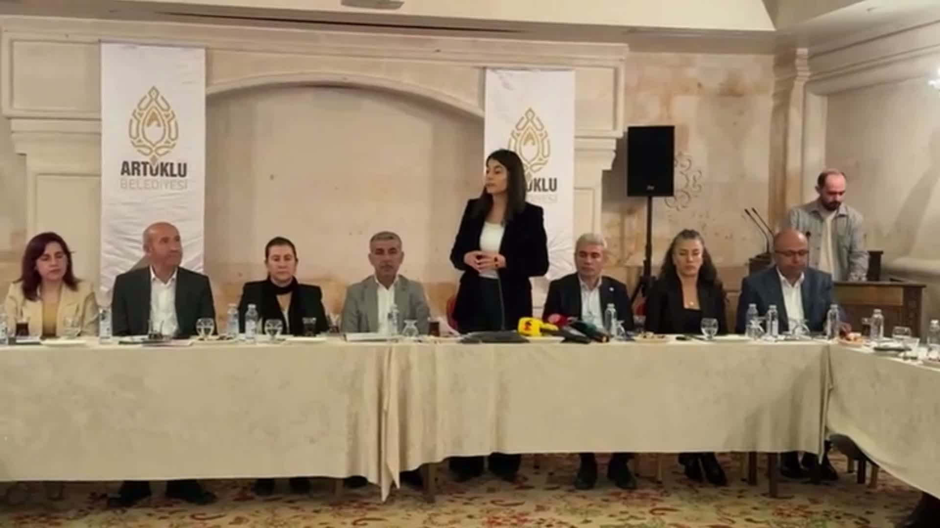 DEM Partili Beritan Güneş'ten fon krizi değerlendirmesi: "Çok büyük bir vurgunla karşı karşıyayız"