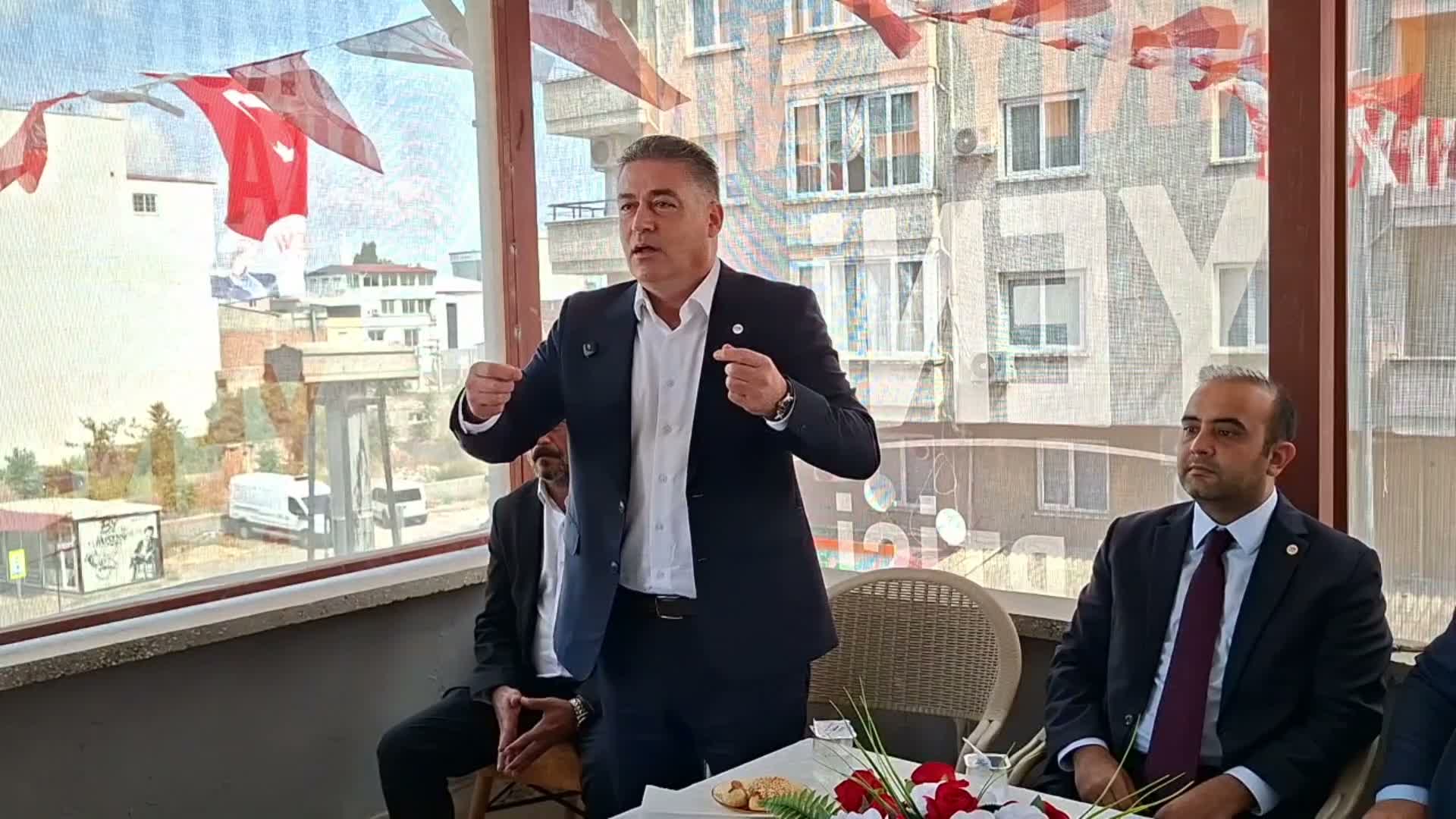 YENİ Partili Özkan:  "AK Parti çok güzel bir şey başardı bu ülkede: İnsanlara gülmeyi unutturdu"