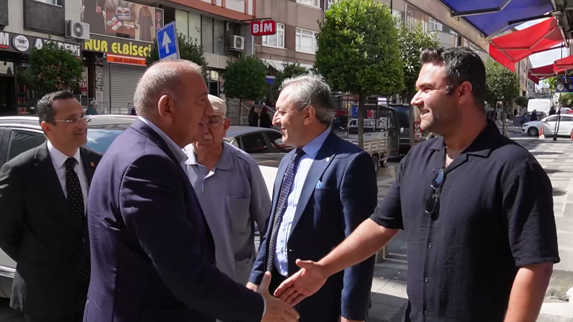 Gürsel Tekin Ümraniye’de tekstil esnafını dinledi
