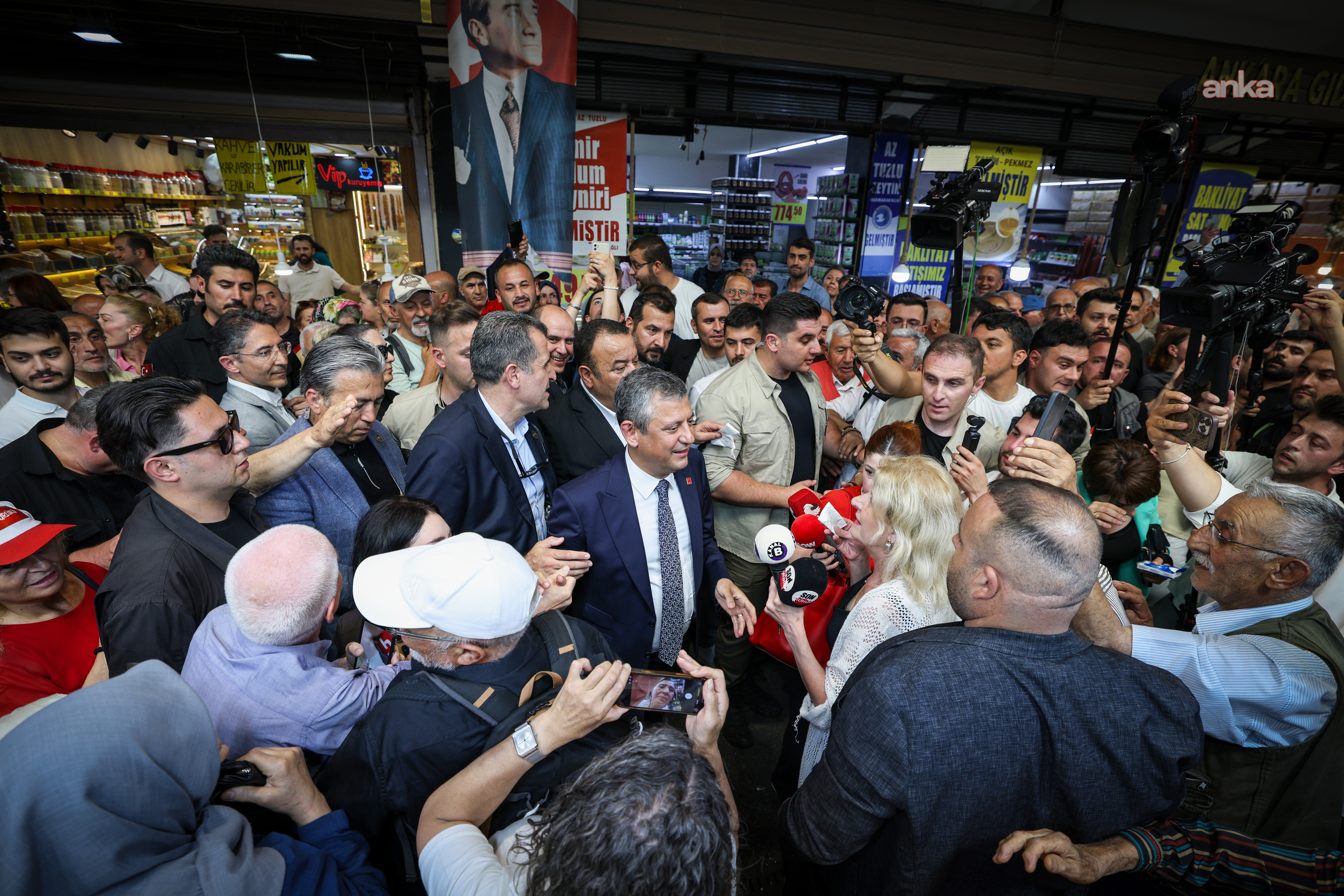 Özgür Özel, sahaya iniyor... Özel, miting yapmayacak, vatandaşlarla doğrudan temas kuracak