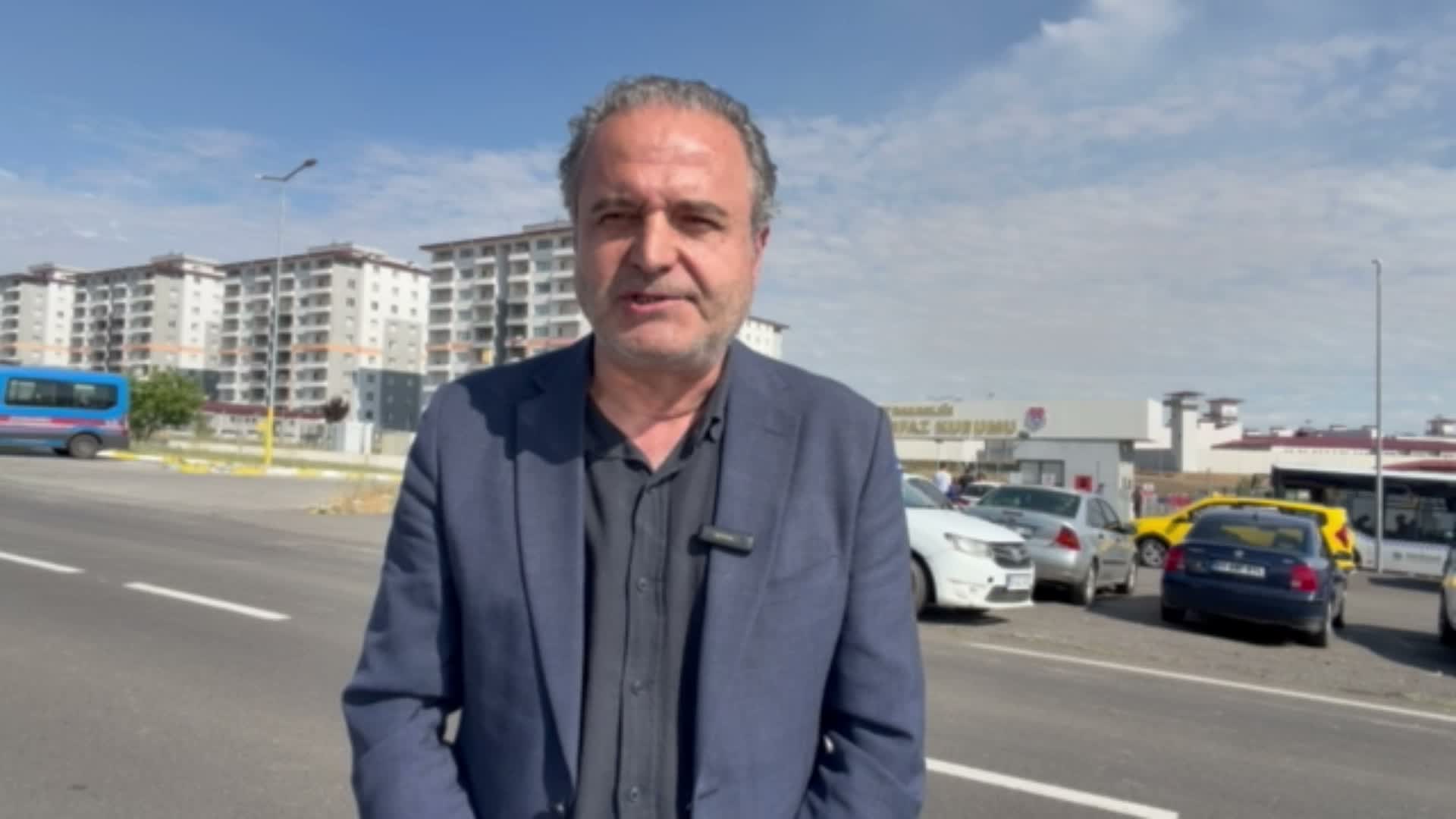 Emek Partisi Milletvekili Bayhan'dan cezaevinde Deniz Göktaş'a ziyaret: "Deniz'in yeri sahneleridir"