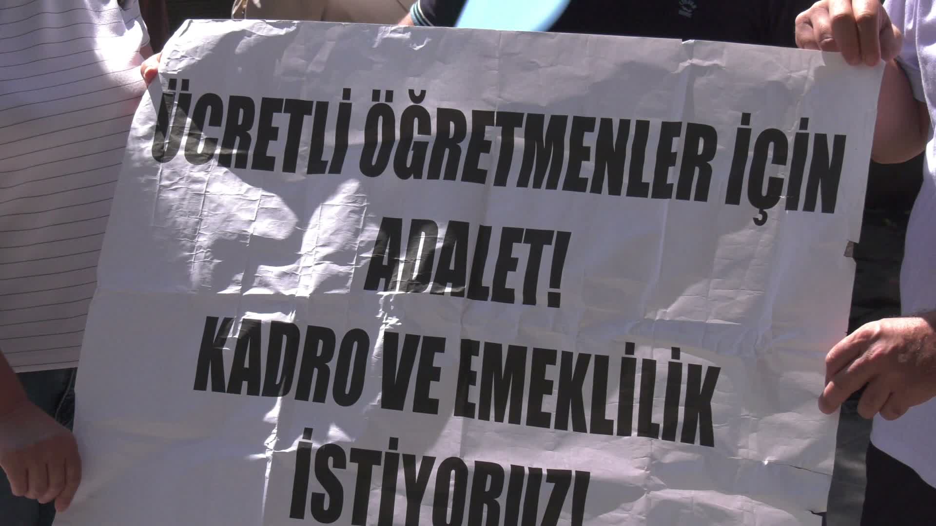 Ücretli Öğretmenler Dayanışma Derneği: "Ücretli öğretmenleri yok sayarak eğitimi düzeltemezsiniz"