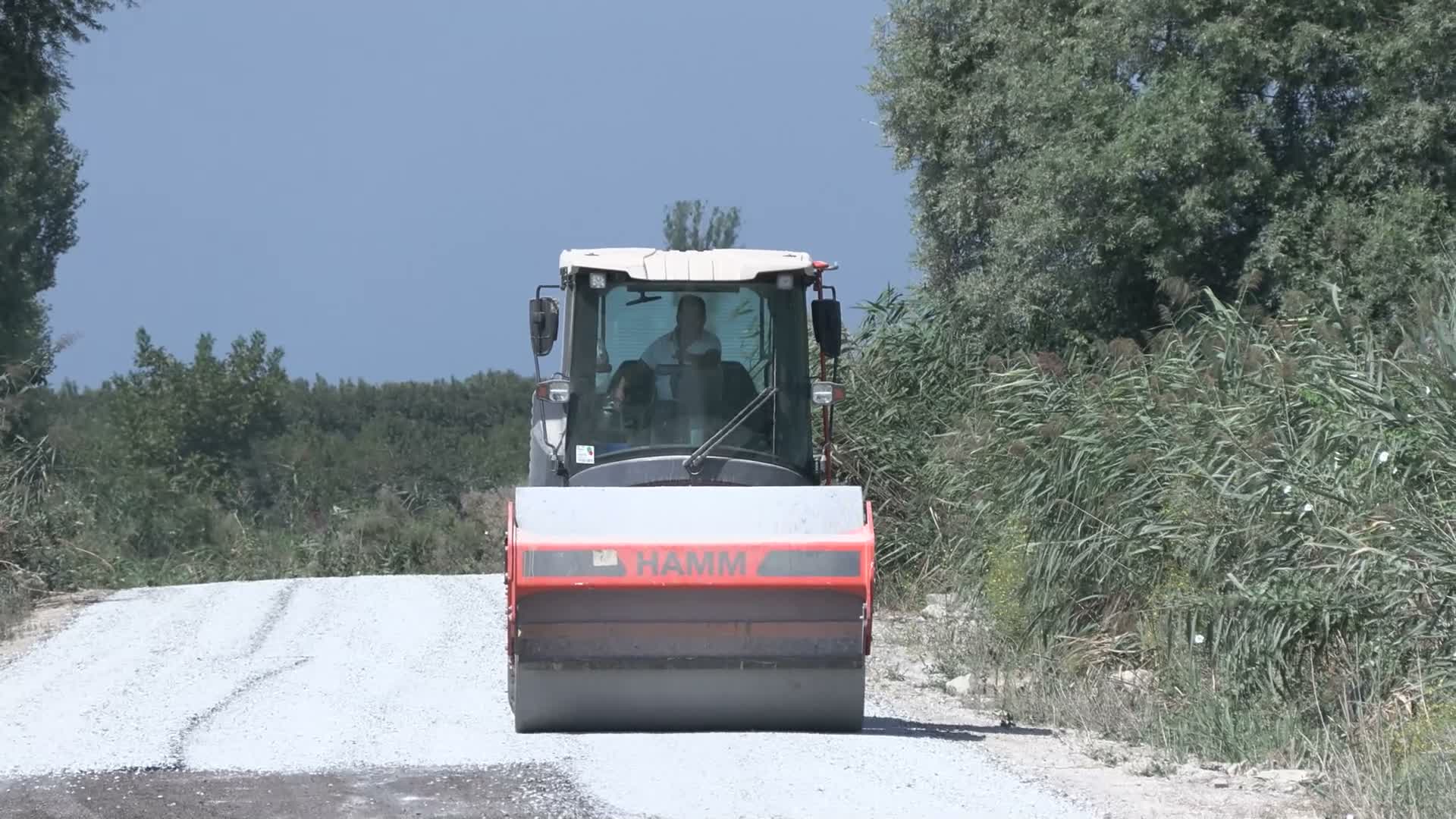Bursa Büyükşehir Belediyesi, beş ilçede yolları yeniliyor