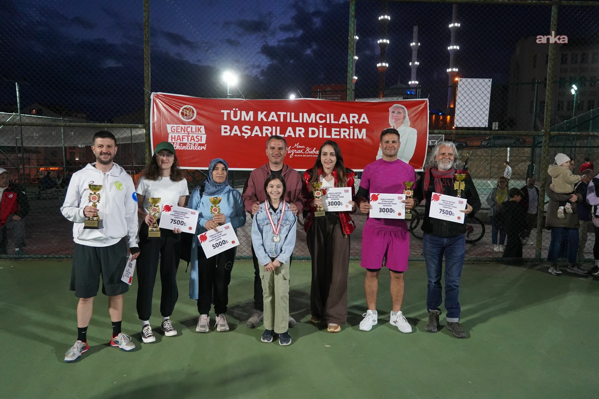 Bilecik Belediyesi Gençlik Haftası Turnuvaları’nda dereceye girenler ödüllendirildi
