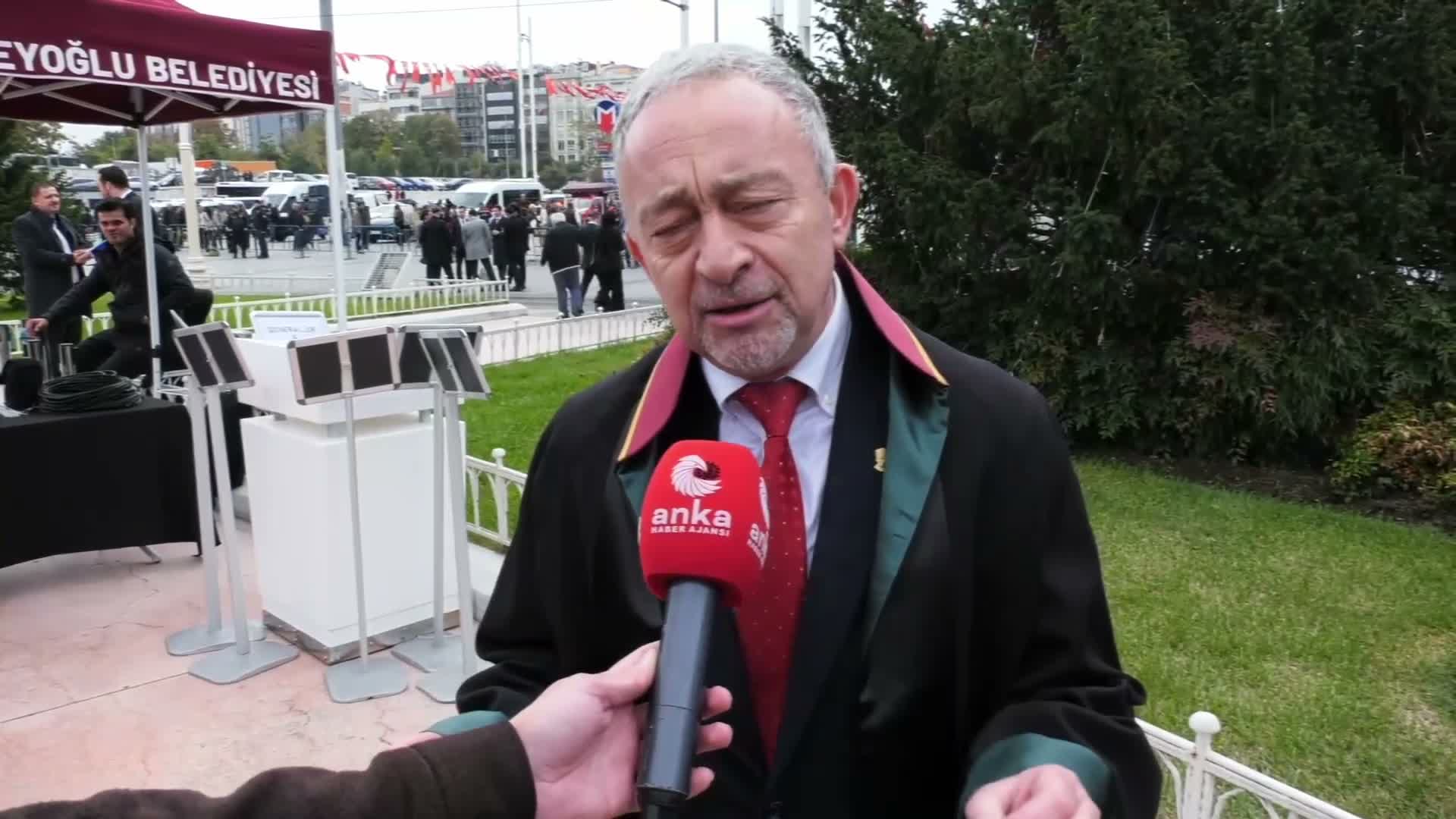 Ümit Kocasakal’dan 29 Ekim mesajı: “İstanbul Barosu, kararlılıkla cumhuriyete ve hukukuna sahip çıkacak”