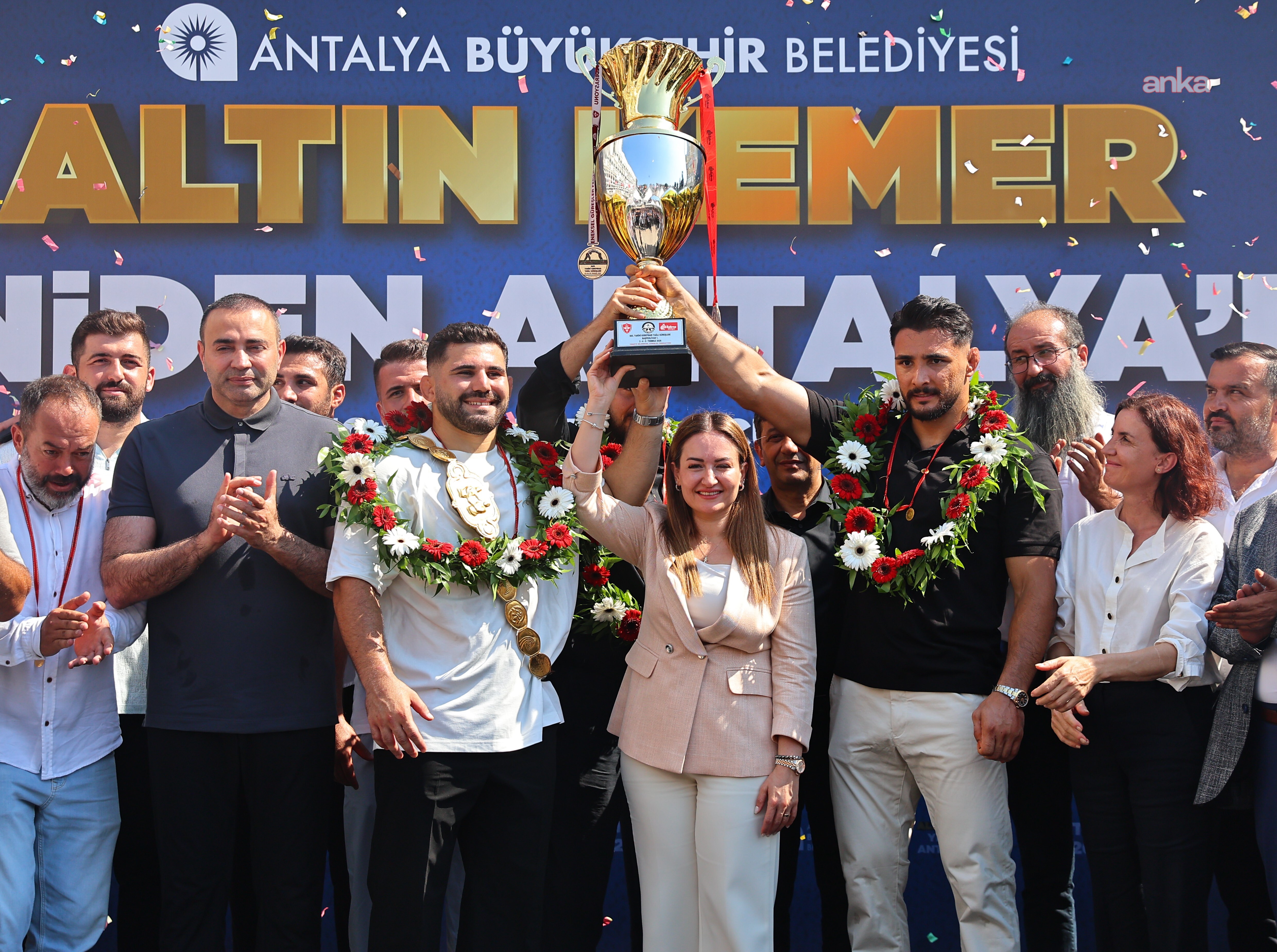 Kırkpınar Başpehlivanı Erkan Taş’a Antalya'da coşkulu karşılama