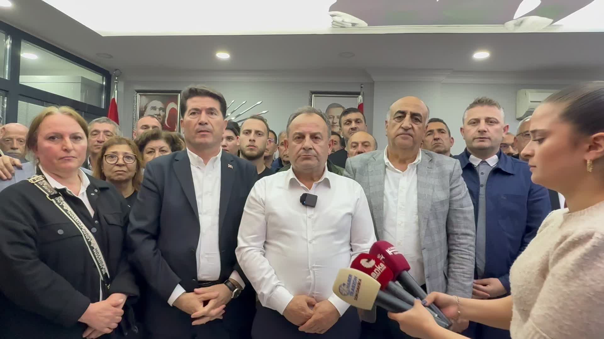 CHP Kurultay'ına iptal kararı... CHP Trabzon İl Başkanı Bak: Mahkeme koridorlarında verilen mutlak butlan kararını tanımıyoruz, reddediyoruz