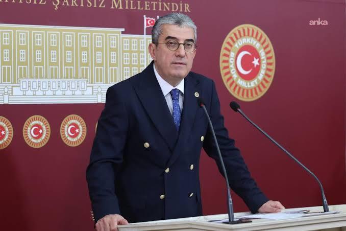 Gökhan Günaydın'dan Fon Kanun Teklifi iddiası: AK Parti, kamu kuruluşlarında işlemleri yürütecek personelin hukuki sorumluluklarını ortadan kaldıracak önerge hazırlığında