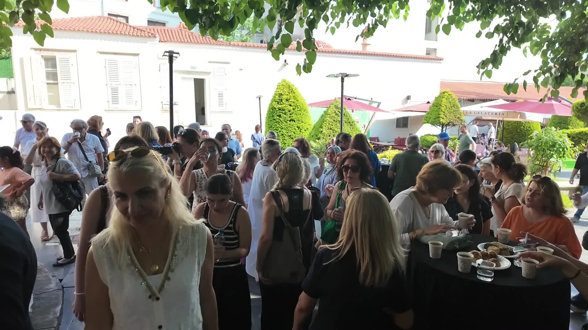 Bornova’da çamura şekil veren kursiyerlerden mitolojik esinti