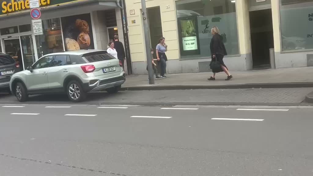 Almanya’nın Köln kentinde Türk işletmecinin kafesi kurşunlandı