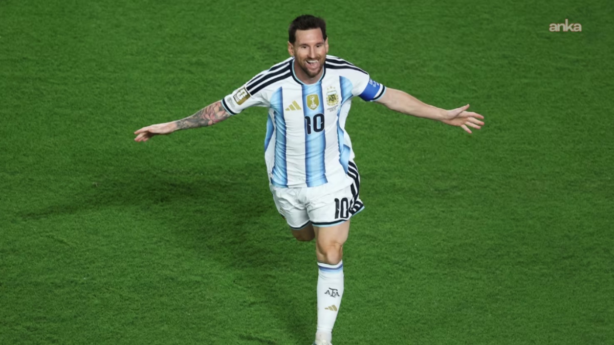 Messi'den tarihi gece! Hat-trick yaptı, Pele'nin rekorunu geride bıraktı