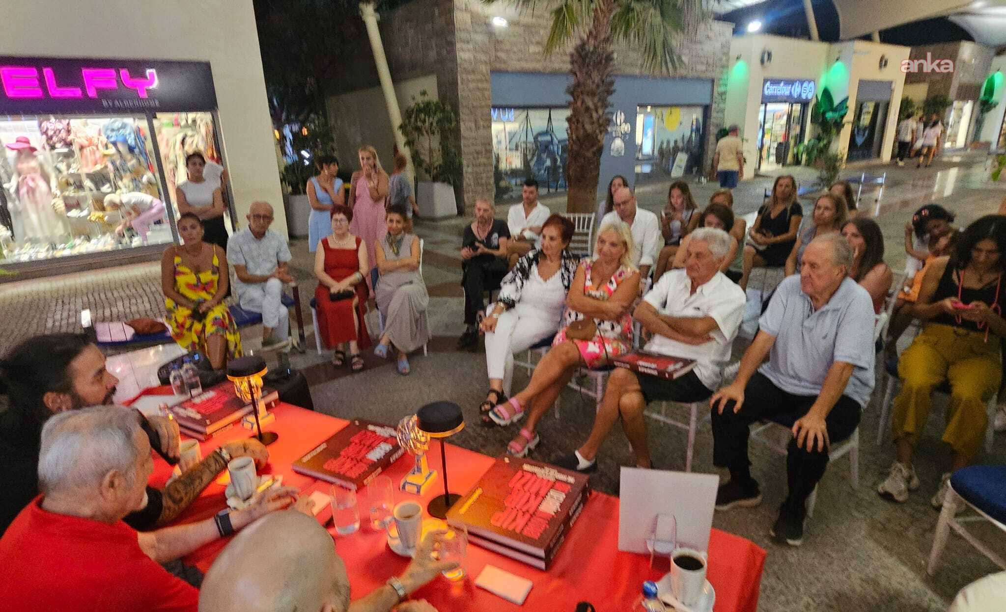 Devrim Erbil'in "Kıpkırmızı"sı Bodrum'da sanatseverlerle buluştu