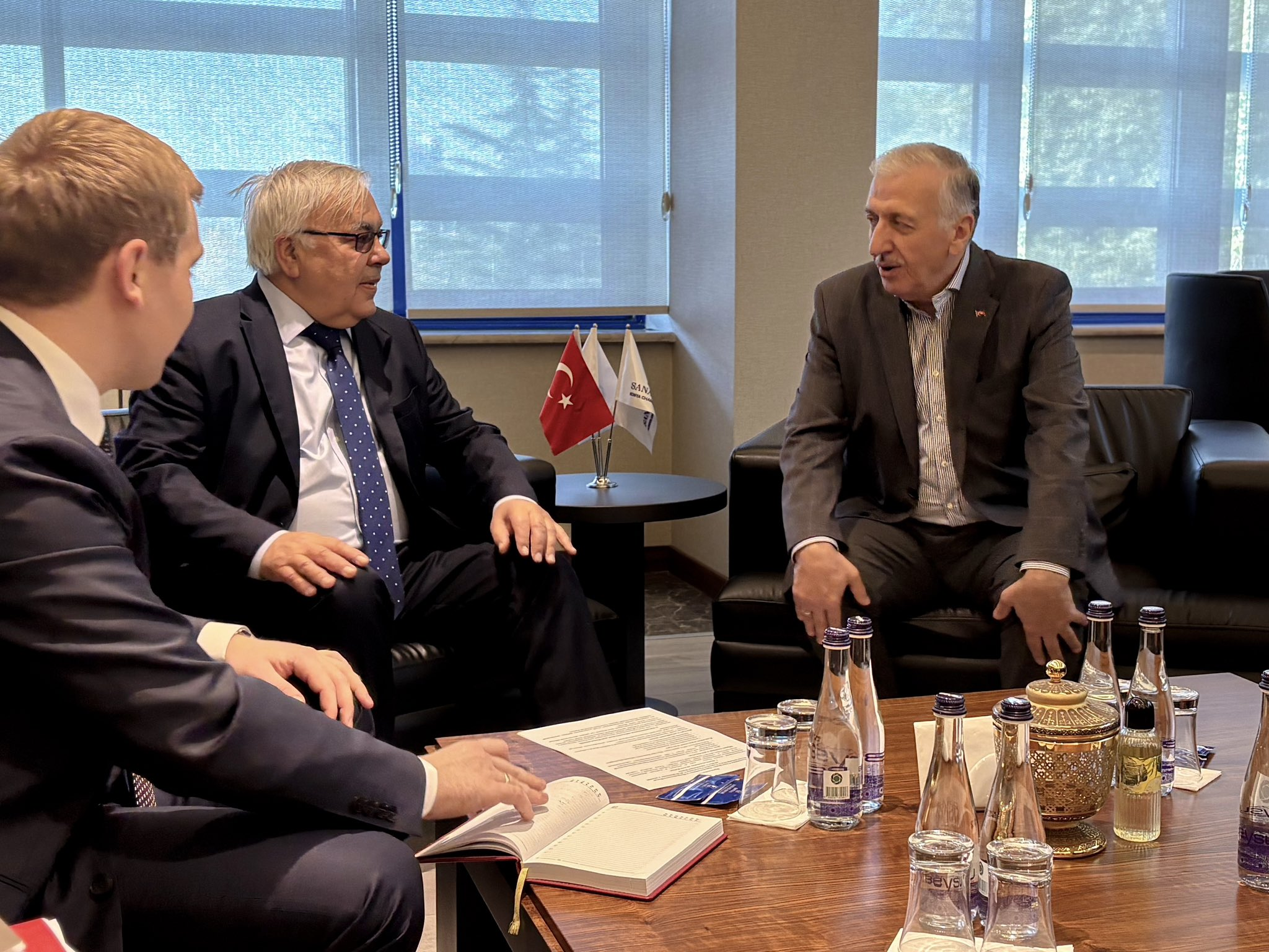 Rusya’nın Ankara Büyükelçisi Vershinin, Konya Sanayi Odası Başkanı Büyükeğen ile görüştü