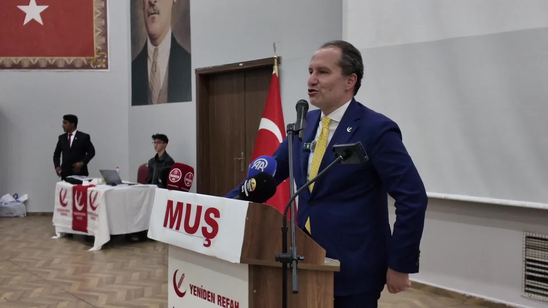 Fatih Erbakan: Biberin, domatesin fiyatı savaştan değil; sizin borç-faiz-zam-vergi ekonominiz yüzünden yükseliyor