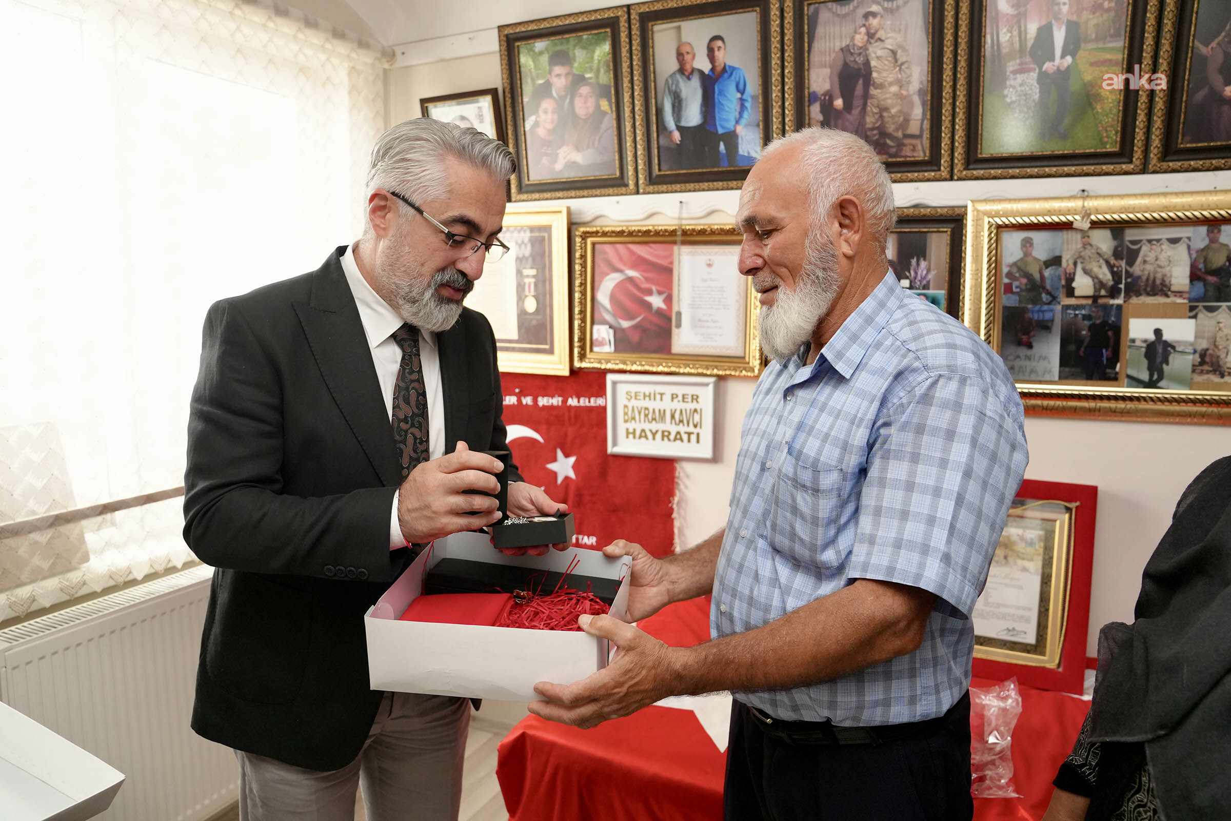 Keçiören Belediyesi'nden şehit ailelerine Babalar Günü ziyareti