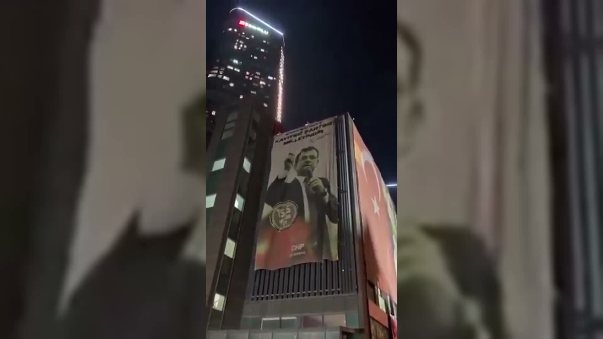 CHP İstanbul İl Başkanlığı'na çevik kuvvet girdi